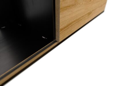 Design Metallmöbel mit Schiebetüren aus Holz
